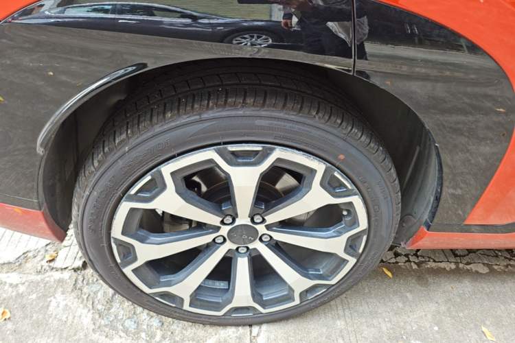 Used AION V 2024 Aion Tyrannosaurus 650 LiDAR Edition Right Rear Wheel Hub