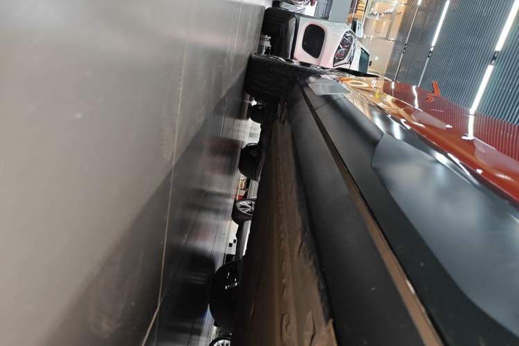 Used AION V 2024 Aion Tyrannosaurus 650 LiDAR Edition Right Side Sill