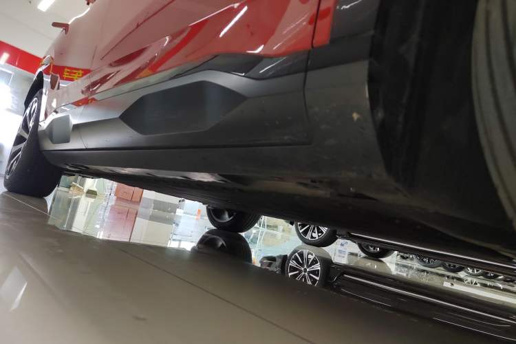 Used AION V 2024 Aion Tyrannosaurus 650 LiDAR Edition Right Side Sill