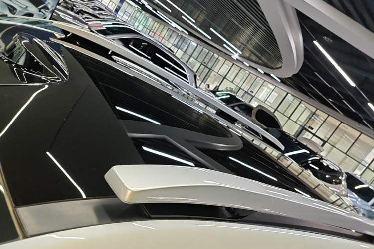 Used AION V 2024 Aion Tyrannosaurus 650 LiDAR Edition Roof