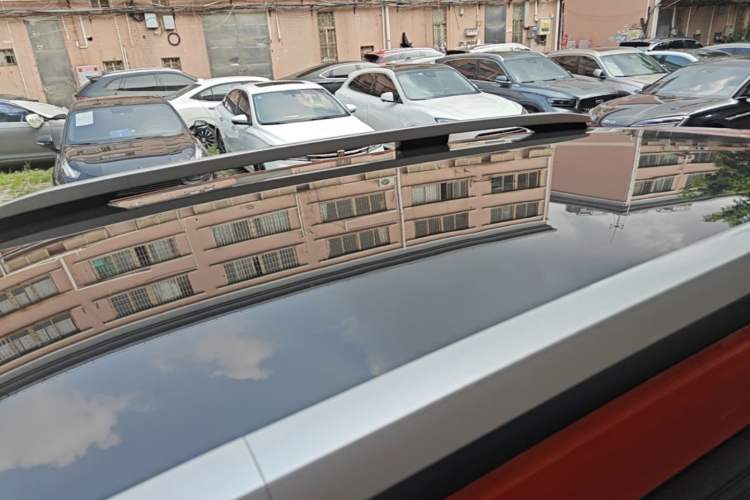 Used AION V 2024 Aion Tyrannosaurus 650 Smart Premium Edition Roof