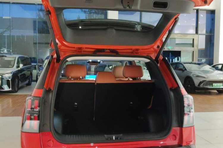 Used AION V 2024 Aion Tyrannosaurus 650 LiDAR Edition Trunk