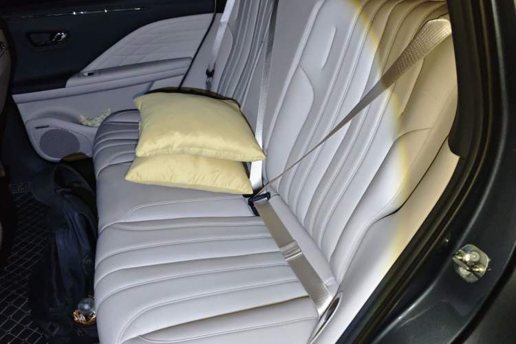 Used AION V 2024 Aion Tyrannosaurus 650 LiDAR Edition Left Rear Seat