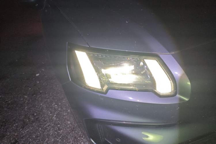Used AION V 2024 Aion Tyrannosaurus 650 LiDAR Edition Right Front Headlight
