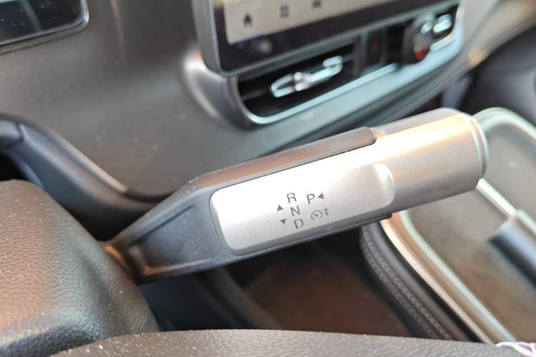 Used AION V 2024 Plus 70 Star Edition Lithium Iron Phosphate Gear Lever