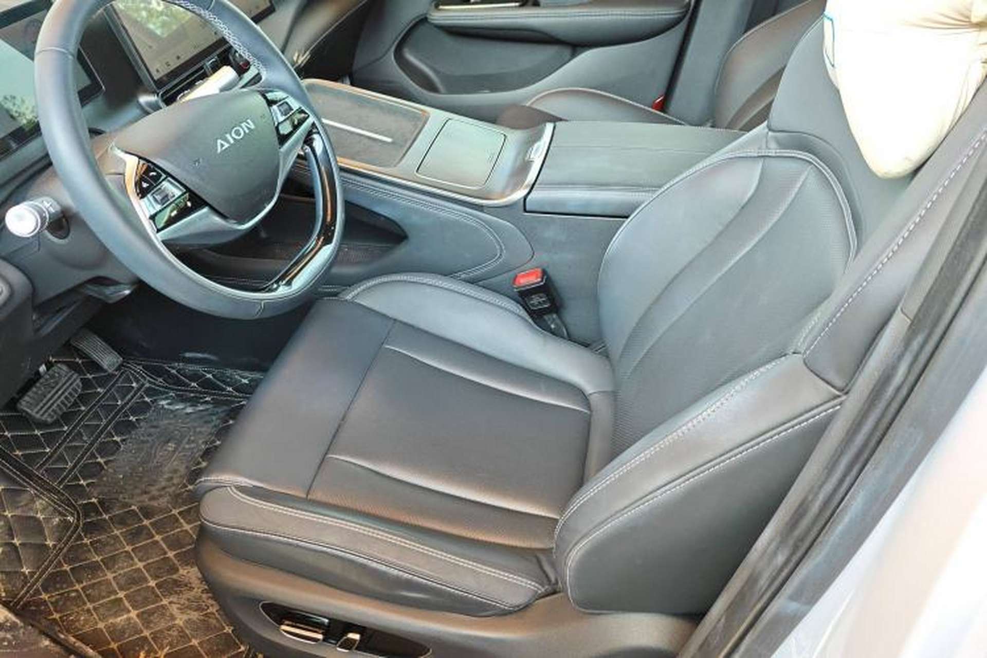 Used AION V 2024 Plus 70 Star Edition Lithium Iron Phosphate Left Front Seat