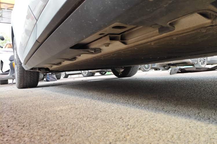 Used AION V 2024 Plus 70 Star Edition Lithium Iron Phosphate Left Side Sill