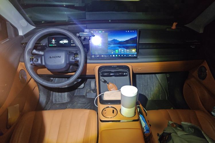 Used AION V 2024 Aion Tyrannosaurus 650 Smart Premium Edition Center Console