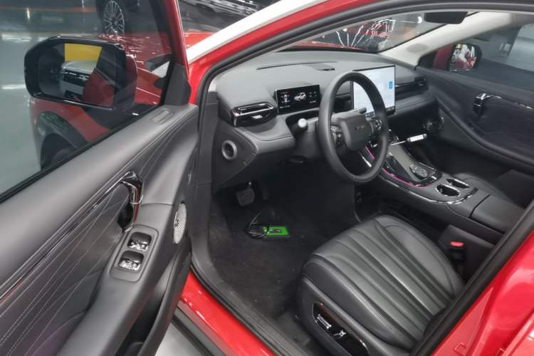 Used AION V 2024 Aion Tyrannosaurus 650 LiDAR Edition Driver Seat