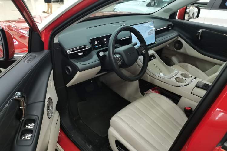 Used AION V 2024 Aion Tyrannosaurus 650 LiDAR Edition Driver Seat