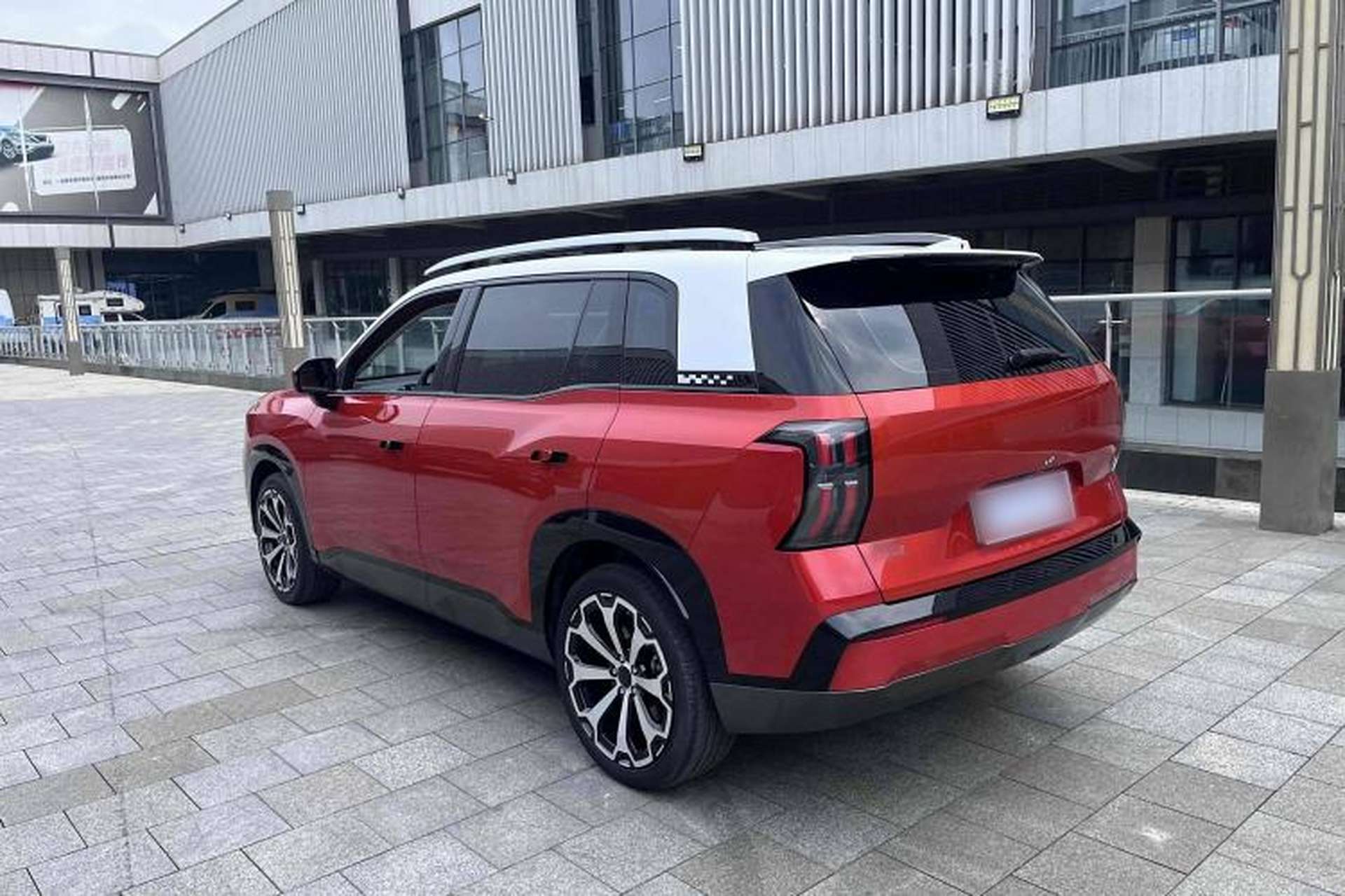 Used AION V 2024 Aion Tyrannosaurus 650 LiDAR Edition Exterior 8