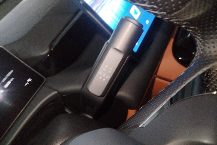 Used AION V 2024 Aion Tyrannosaurus 650 LiDAR Edition Gear Lever