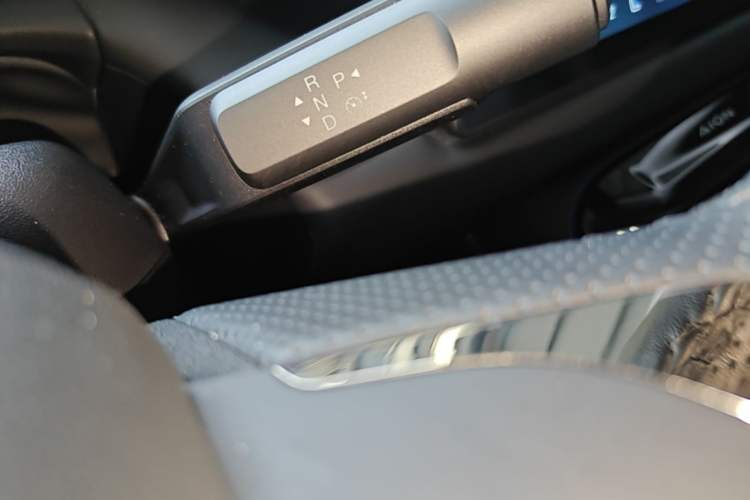 Used AION V 2024 Aion Tyrannosaurus 650 LiDAR Edition Gear Lever