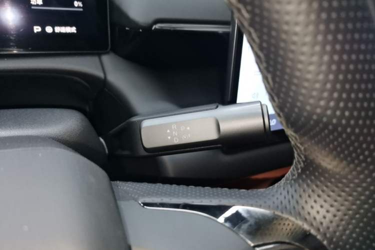 Used AION V 2024 Aion Tyrannosaurus 650 LiDAR Edition Gear Lever
