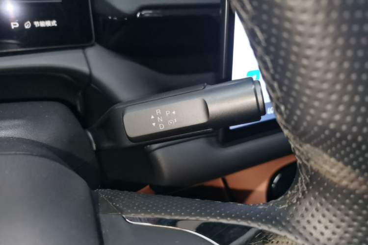 Used AION V 2024 Aion Tyrannosaurus 650 LiDAR Edition Gear Lever
