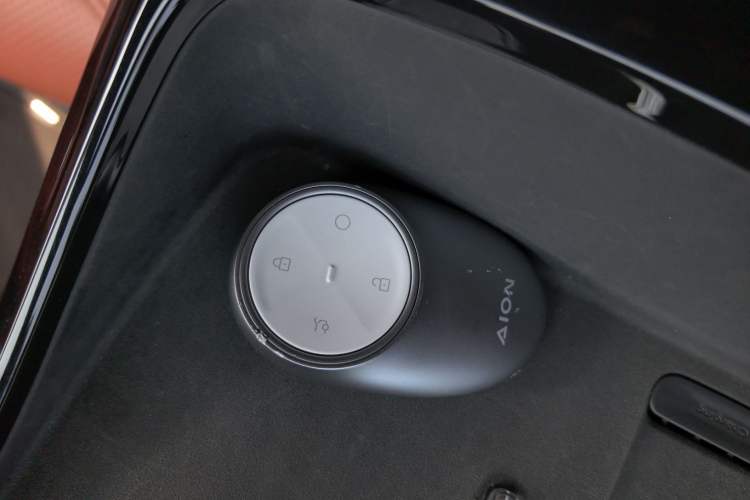 Used AION V 2024 Aion Tyrannosaurus 650 LiDAR Edition Interior 1