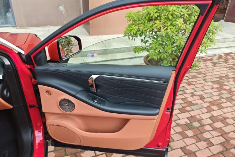 Used AION V 2024 Aion Tyrannosaurus 650 LiDAR Edition Interior 2