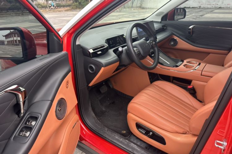 Used AION V 2024 Aion Tyrannosaurus 650 LiDAR Edition Interior 3