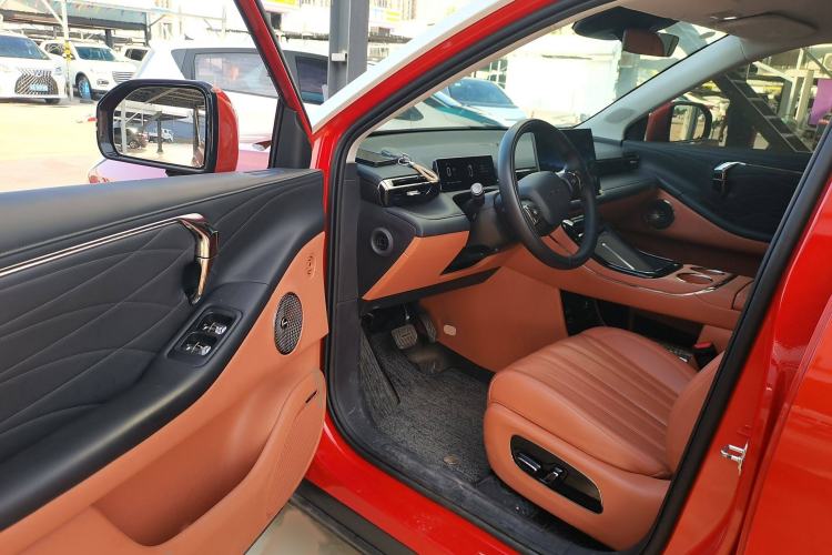 Used AION V 2024 Aion Tyrannosaurus 650 LiDAR Edition Interior 3