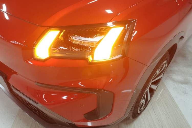 Used AION V 2024 Aion Tyrannosaurus 650 LiDAR Edition Left Front Headlight