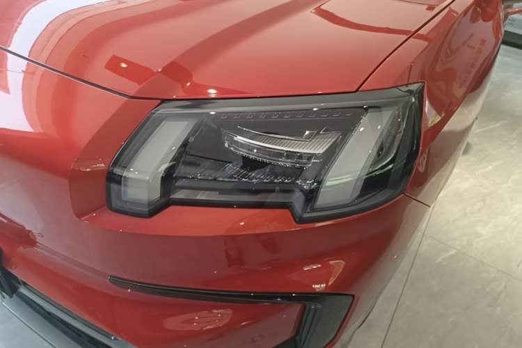 Used AION V 2024 Aion Tyrannosaurus 650 LiDAR Edition Left Front Headlight