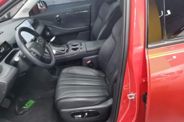 Used AION V 2024 Aion Tyrannosaurus 650 LiDAR Edition Left Front Seat
