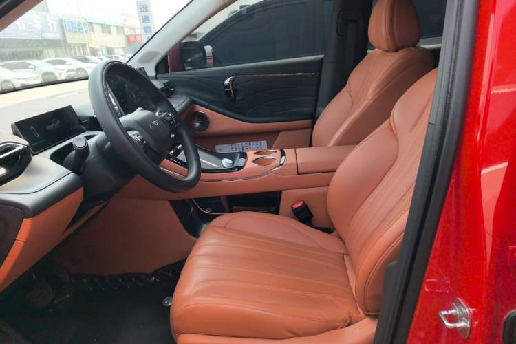 Used AION V 2024 Aion Tyrannosaurus 650 LiDAR Edition Left Front Seat