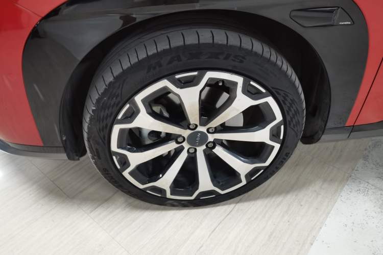 Used AION V 2024 Aion Tyrannosaurus 650 LiDAR Edition Left Front Wheel Hub