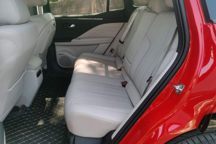 Used AION V 2024 Aion Tyrannosaurus 650 LiDAR Edition Left Rear Seat