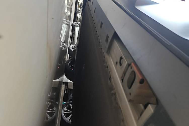 Used AION V 2024 Aion Tyrannosaurus 650 LiDAR Edition Left Side Sill