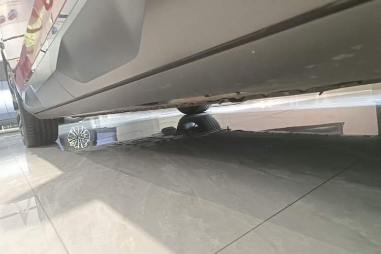 Used AION V 2024 Aion Tyrannosaurus 650 LiDAR Edition Left Side Sill