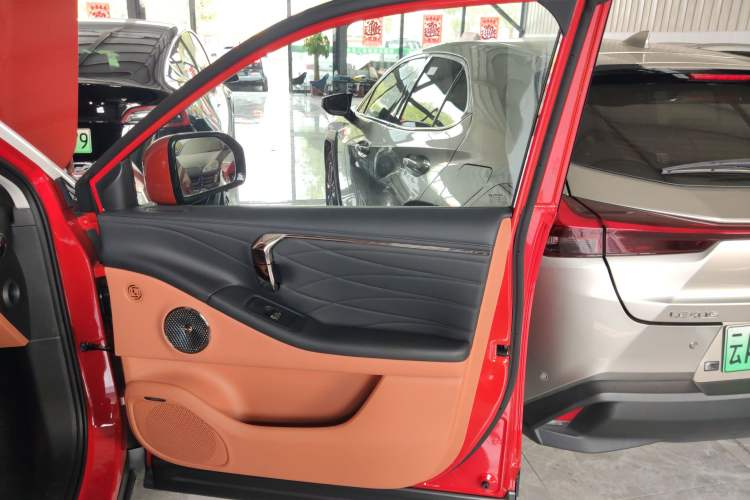 Used AION V 2024 Aion Tyrannosaurus 650 LiDAR Edition Right Front Door Interior