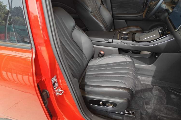 Used AION V 2024 Aion Tyrannosaurus 650 LiDAR Edition Right Front Seat