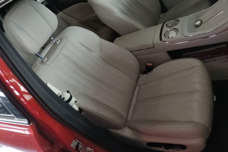 Used AION V 2024 Aion Tyrannosaurus 650 LiDAR Edition Right Front Seat