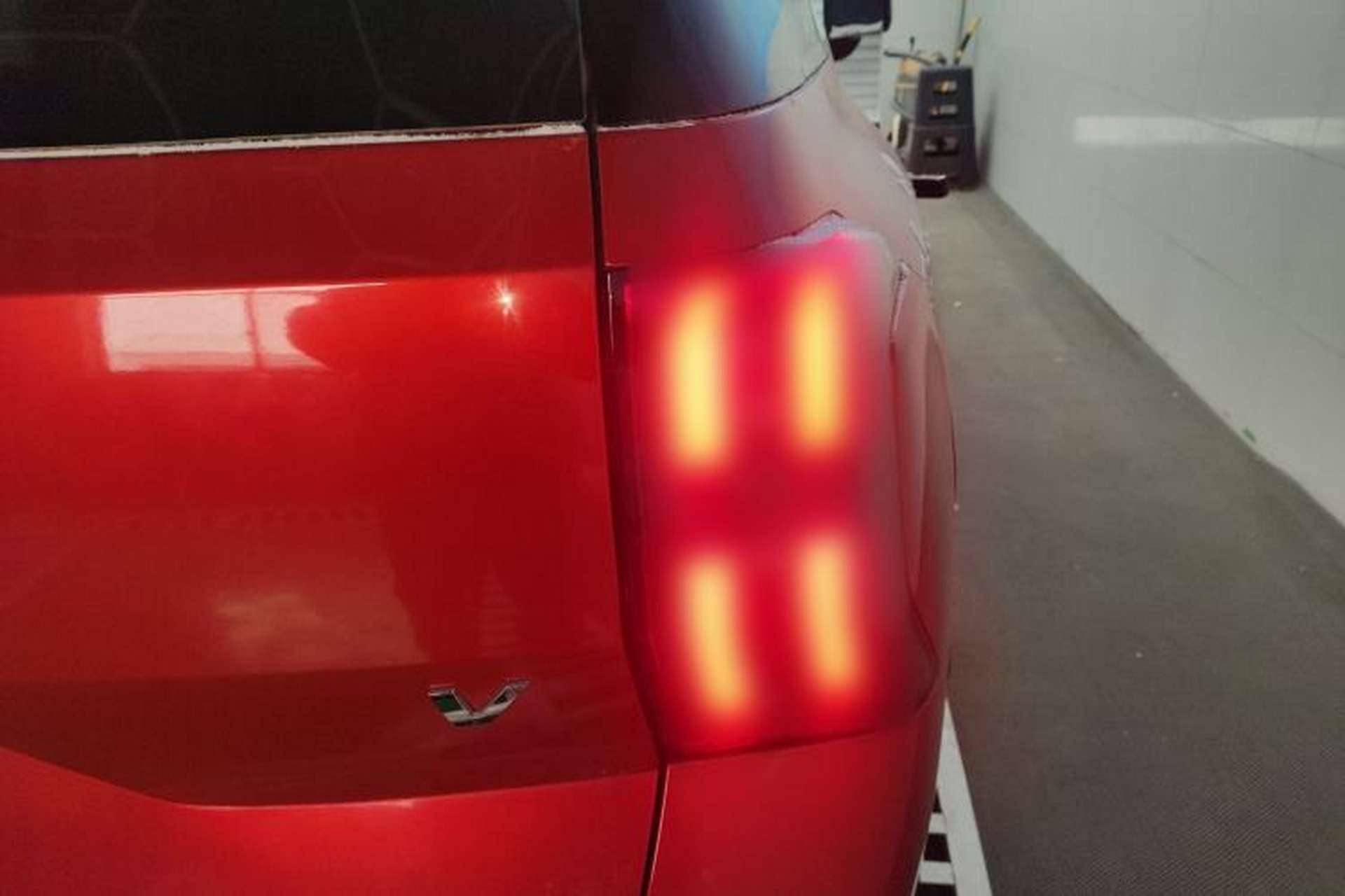 Used AION V 2024 Aion Tyrannosaurus 650 LiDAR Edition Right Rear Taillight