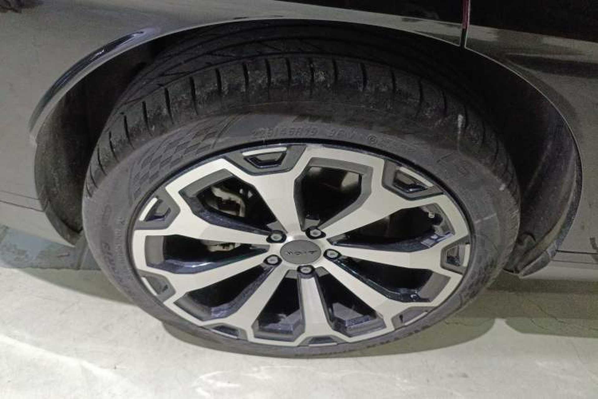 Used AION V 2024 Aion Tyrannosaurus 650 LiDAR Edition Right Rear Wheel Hub