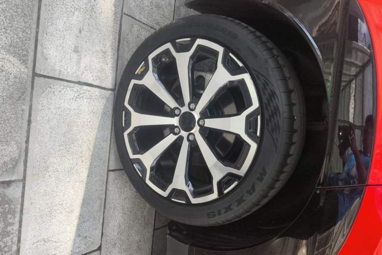 Used AION V 2024 Aion Tyrannosaurus 650 LiDAR Edition Right Rear Wheel Hub