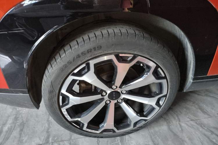 Used AION V 2024 Aion Tyrannosaurus 650 LiDAR Edition Right Rear Wheel Hub