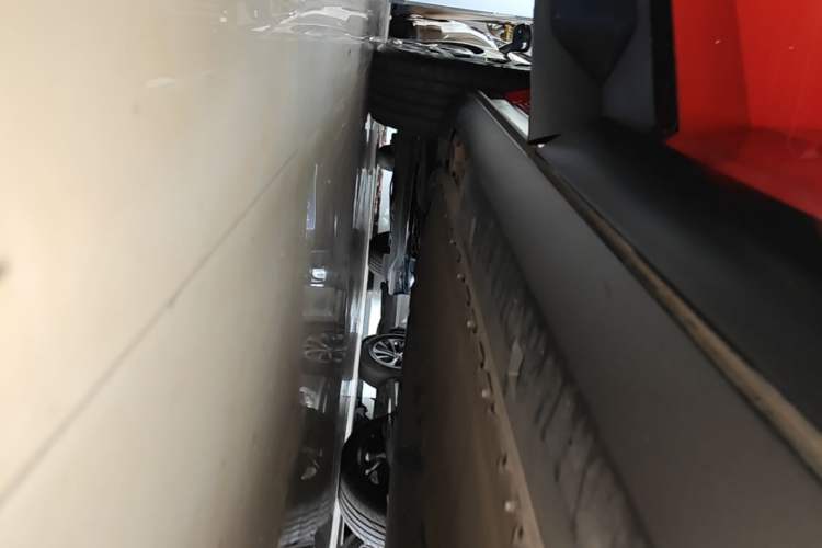Used AION V 2024 Aion Tyrannosaurus 650 LiDAR Edition Right Side Sill