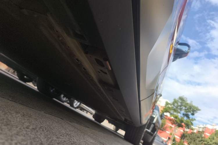 Used AION V 2024 Aion Tyrannosaurus 650 LiDAR Edition Right Side Sill