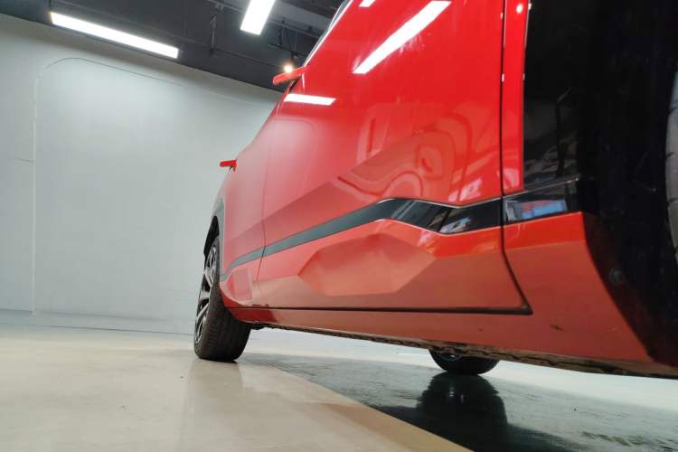 Used AION V 2024 Aion Tyrannosaurus 650 LiDAR Edition Right Side Sill