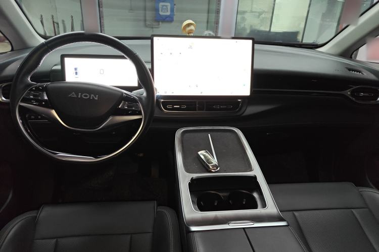 Used AION V 2024 Plus 70 Star Edition Ternary Lithium Center Console