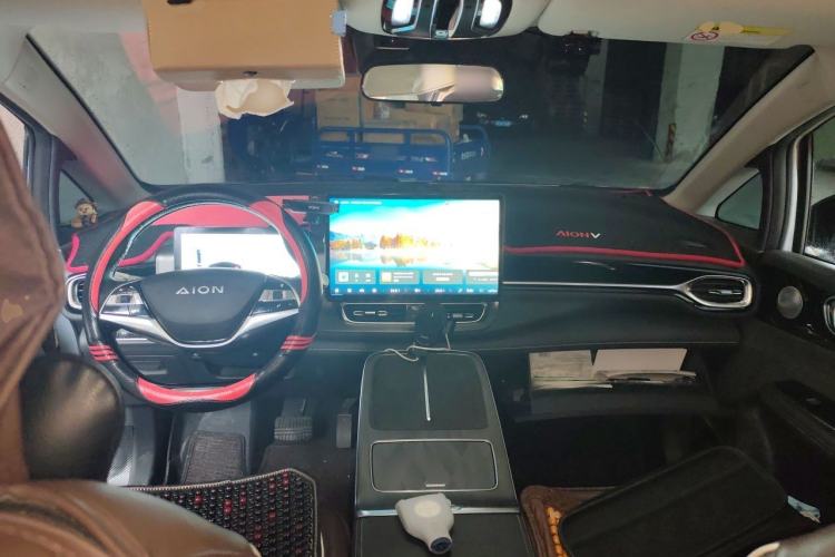 Used AION V 2024 Plus 70 Tech Edition Lithium Iron Phosphate Center Console