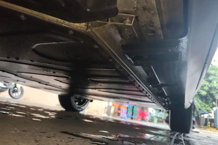 Used AION V 2024 Plus 70 Tech Edition Lithium Iron Phosphate Chassis Front Left