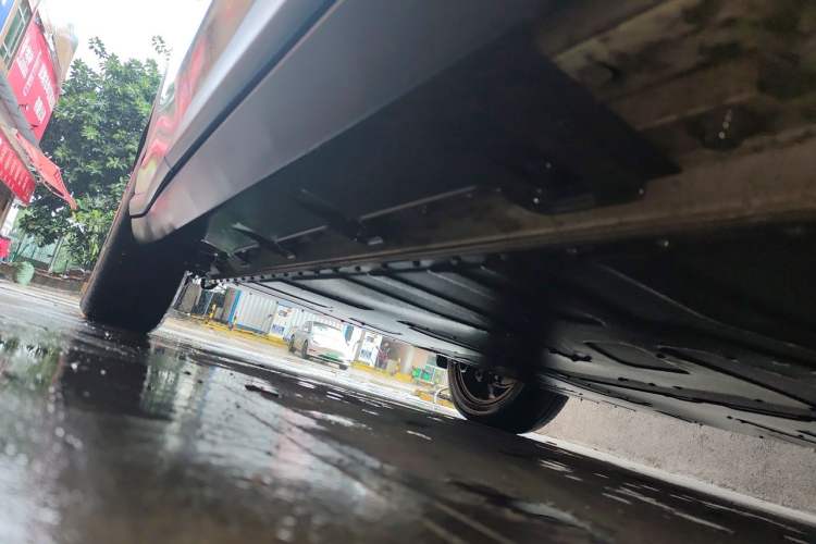 Used AION V 2024 Plus 70 Tech Edition Lithium Iron Phosphate Chassis Front Right