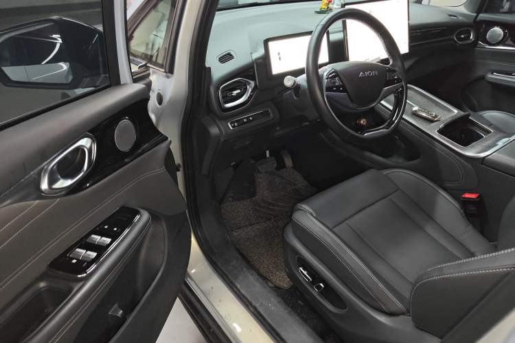 Used AION V 2024 Plus 70 Star Edition Ternary Lithium Driver Seat