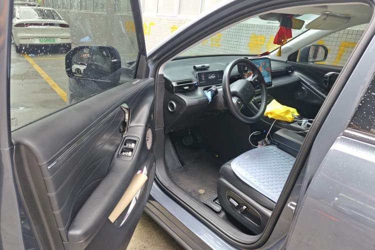 Used AION V 2024 Aion Tyrannosaurus 650 LiDAR Edition Driver Seat