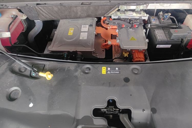 Used AION V 2024 Plus 70 Star Edition Ternary Lithium Engine Bay