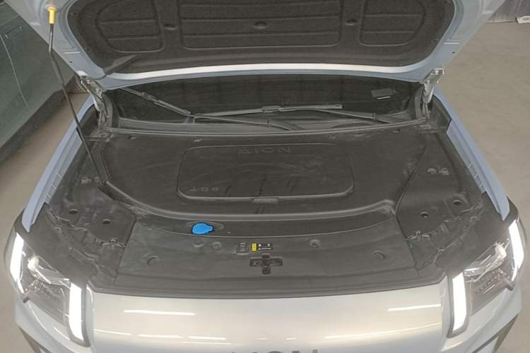 Used AION V 2024 Aion Tyrannosaurus 650 LiDAR Edition Engine Bay