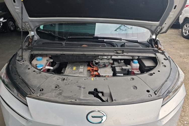 Used AION V 2024 Plus 70 Star Edition Lithium Iron Phosphate Engine Bay